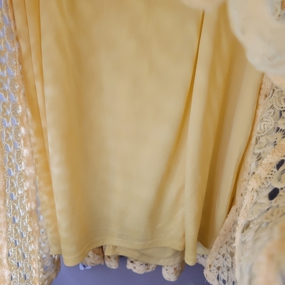 Rabbit designs pale yellow crochet lined dress size14 elbow lengthsleeve unlined - Picture 3 of 8